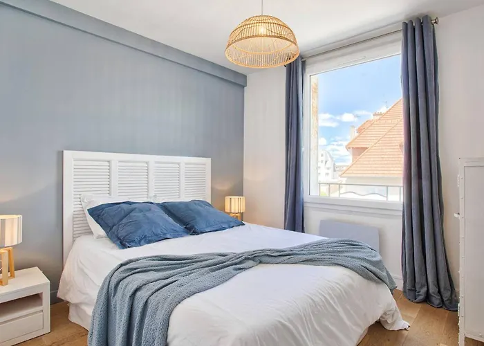 En Centre-ville De Franceville Avec Cuisine équipée - Fr-1-788-19 Appartement *