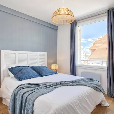 En Centre-ville De Franceville Avec Cuisine Equipee - Fr-1-788-19 Apartment *