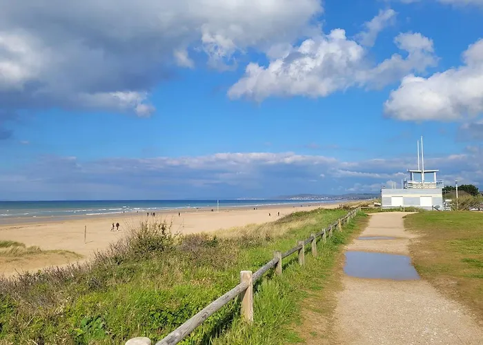 Apartment En Centre-ville De Franceville Avec Cuisine Equipee - Fr-1-788-19