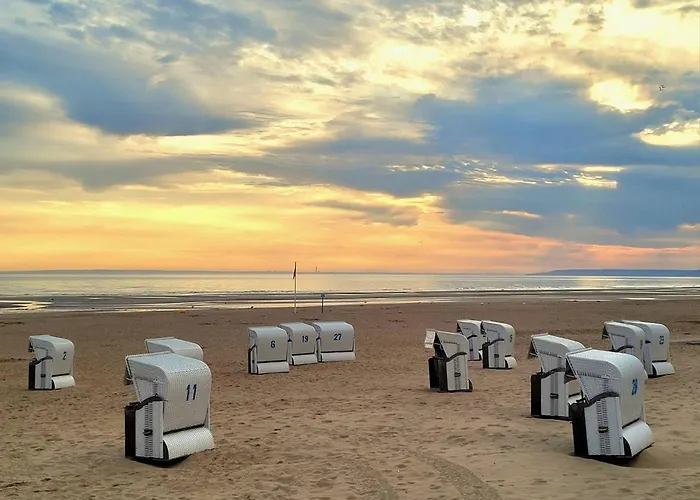 En Centre-ville De Franceville Avec Cuisine Equipee - Fr-1-788-19 Apartment